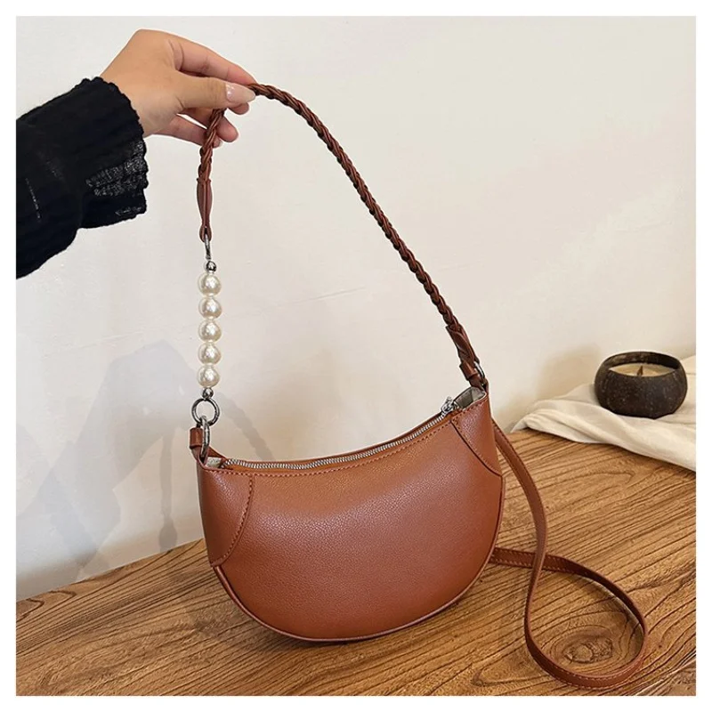 Famous Designer Elegant Leather Crossbody Bag For Women Shoulder Messenger Handbag Luxury Brand Ladies Chic 
Famous Designer Elegant Leather Crossbody Bag For Women Shoulder Messenger Handbag Luxury Brand Ladies Chic
