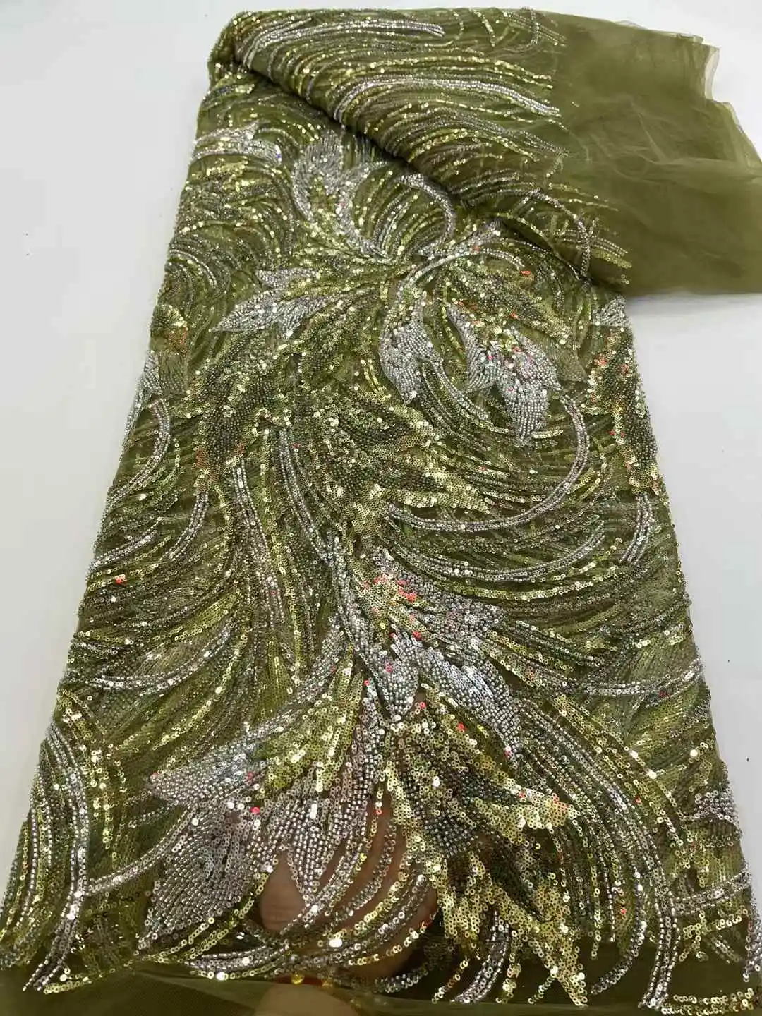 Nigerian New Listing Beaded Mesh Lace High Quality French Sequins African Bride Lace Fabric For Luxury Wedding Party 2025
Nigerian New Listing Beaded Mesh Lace High Quality French Sequins African Bride Lace Fabric For Luxury Wedding Party 2025
