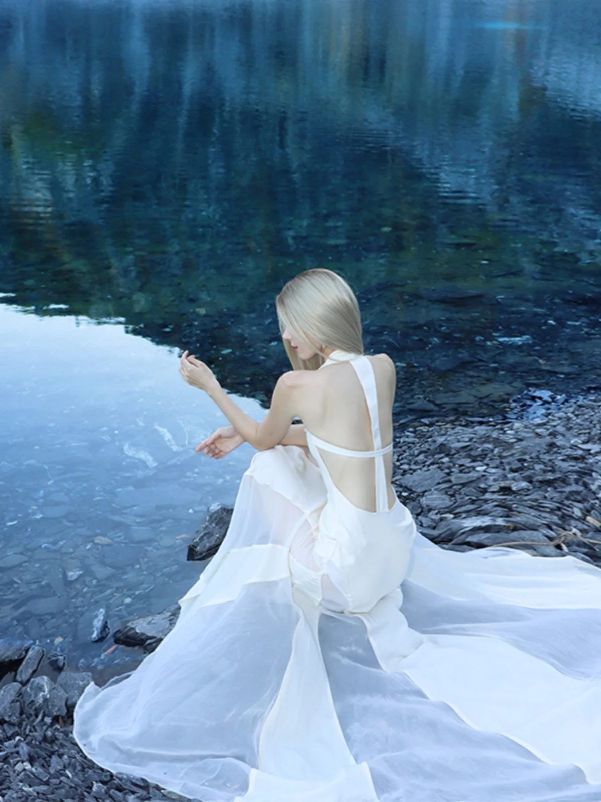 Сексуальная пляжная юбка Dr. Ele Ne с асимметричным подолом, чувственная белая длинная юбка для пляжного отдыха, юбка А-силуэта из полиэфирного волокна
Сексуальная пляжная юбка Dr. Ele Ne с асимметричным подолом, чувственная белая длинная юбка для пляжного отдыха, юбка А-силуэта из полиэфирного волокна