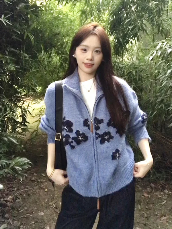 Korean Sweet Small Size Blue Zipper Open Cardigan Sweater Women's Autumn Winter Loose Soft Knitted Top Zipper Splice Collar
Korean Sweet Small Size Blue Zipper Open Cardigan Sweater Women's Autumn Winter Loose Soft Knitted Top Zipper Splice Collar