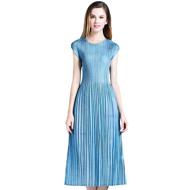 Women's Sleeveless Pleated Dress, Round Collar, Knee-Length, Slim, Retro, Imitation Jeans, Summer, New Fashion
Women's Sleeveless Pleated Dress, Round Collar, Knee-Length, Slim, Retro, Imitation Jeans, Summer, New Fashion