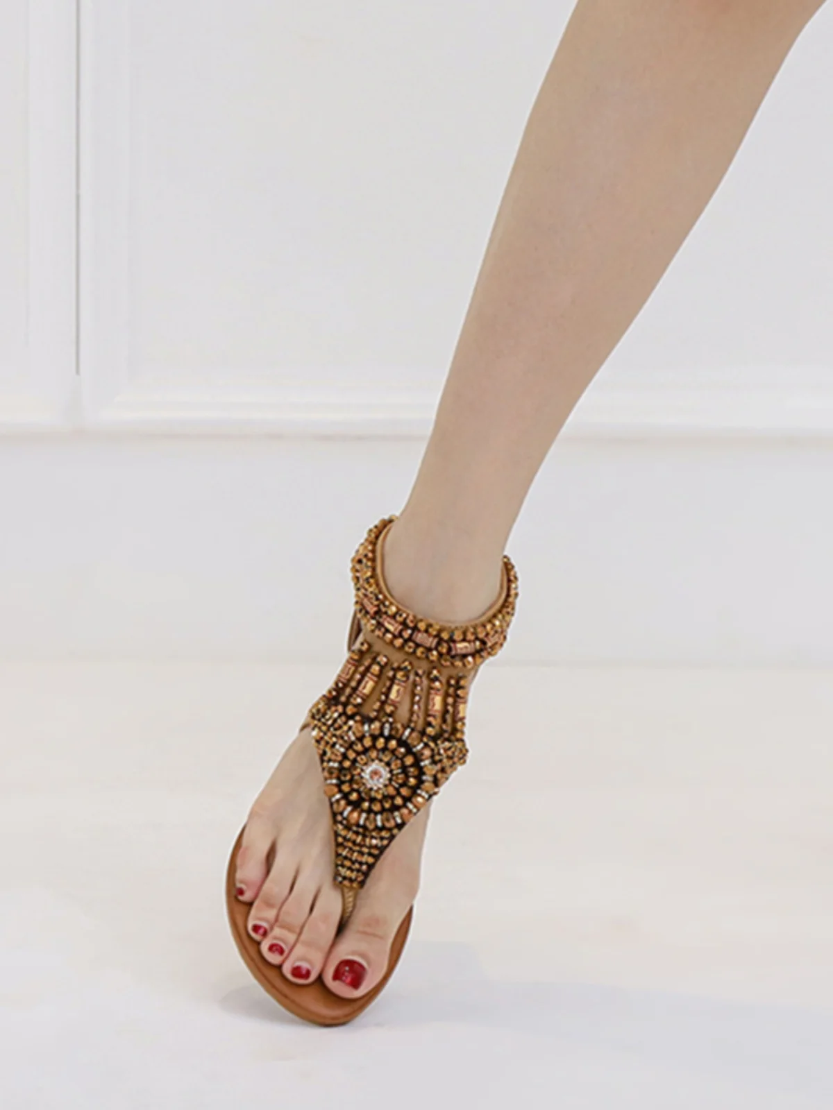 Beach Women's Sandals Summer 2024 Roman Style Low Heel Glitter Beads Water Diamond Embellished Thong Slippers
Beach Women's Sandals Summer 2024 Roman Style Low Heel Glitter Beads Water Diamond Embellished Thong Slippers