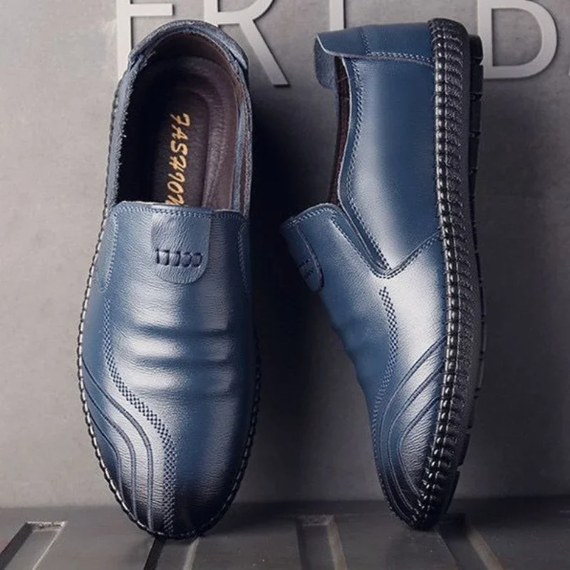 Мужская повседневная обувь с круглым носком на платформе, синяя классическая оригинальная модная легкая обувь высокого качества из искусственной кожи 2025, трендовая кожаная обувь для мужчин
Мужская повседневная обувь с круглым носком на платформе, синяя классическая оригинальная модная легкая обувь высокого качества из искусственной кожи 2025, трендовая кожаная обувь для мужчин