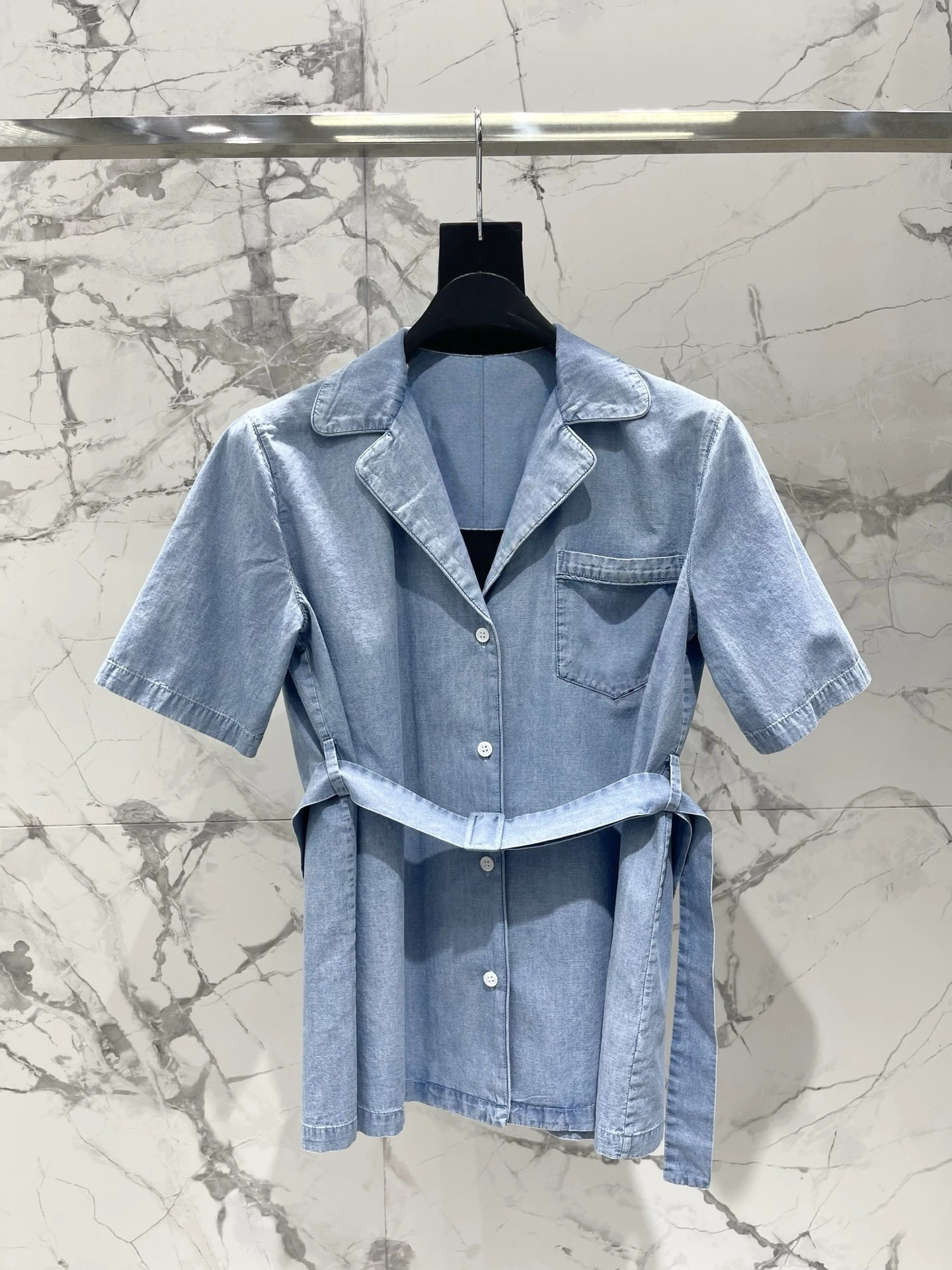 Slimming Effect Short Sleeve Flip Collar Embroidered Logo Pocket Denim Shirt Fashionable Versatile Women's Business Casual Co...
Slimming Effect Short Sleeve Flip Collar Embroidered Logo Pocket Denim Shirt Fashionable Versatile Women's Business Casual Co...