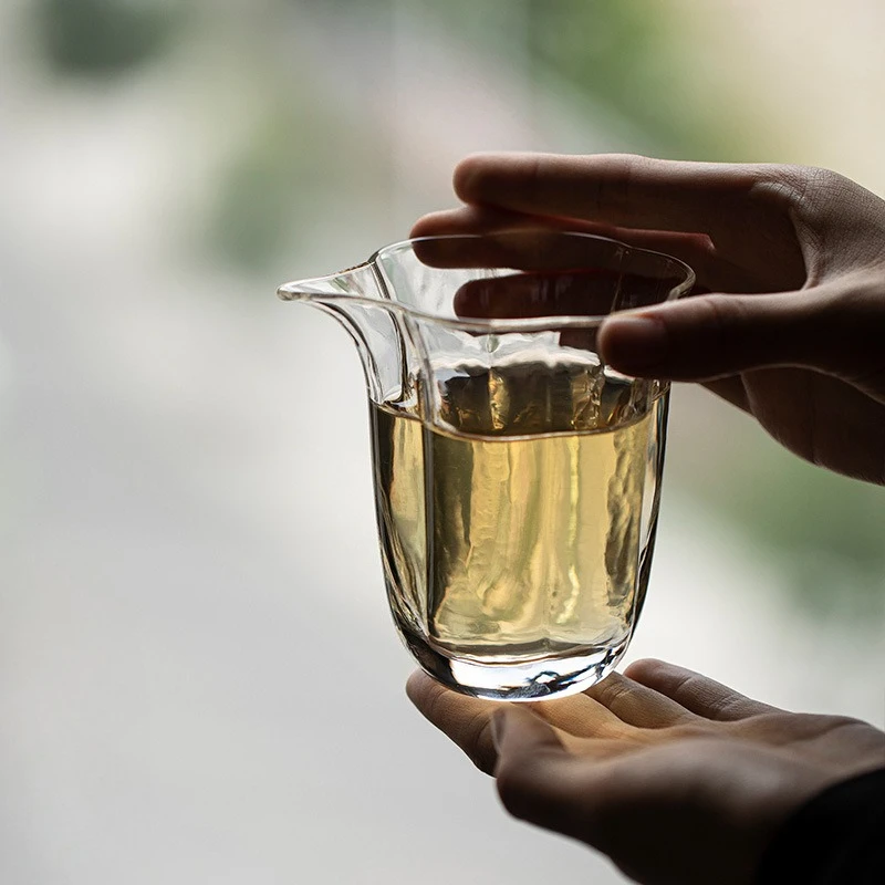 250ML Glass Flower Mouth Fair Cup Thickened Glass Tea Dispenser Male Cup Cha Hai Kung Fu Tea Set Tea Ceremony Accessories
250ML Glass Flower Mouth Fair Cup Thickened Glass Tea Dispenser Male Cup Cha Hai Kung Fu Tea Set Tea Ceremony Accessories
