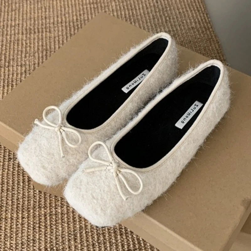 Осенняя модная теплая пушистая обувь Мэри Джейн на плоской подошве, женская дизайнерская обувь с милым бантом и украшением, удобная повседневная обувь с квадратным носком и мелким носком 
Осенняя модная теплая пушистая обувь Мэри Джейн на плоской подошве, женская дизайнерская обувь с милым бантом и украшением, удобная повседневная обувь с квадратным носком и мелким носком