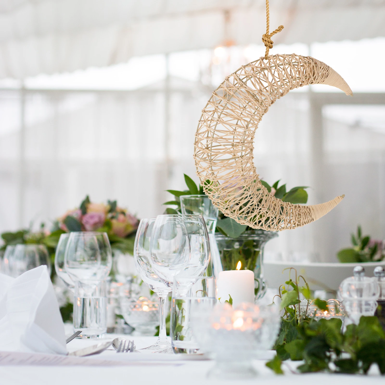 Rattan Moon Pendant Home Decor Wreath Frame Hanging Ornament Party Venue Setting Props Moon Hanging Decor Natural Material Craft
Rattan Moon Pendant Home Decor Wreath Frame Hanging Ornament Party Venue Setting Props Moon Hanging Decor Natural Material Craft