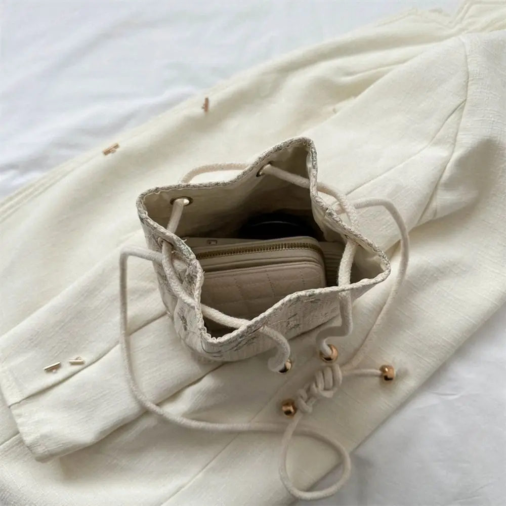 Casual Woven Straw Shoulder Bags Drawstring Large Capacity Crossbody Bags Summer Beach Bucket Bag
Casual Woven Straw Shoulder Bags Drawstring Large Capacity Crossbody Bags Summer Beach Bucket Bag