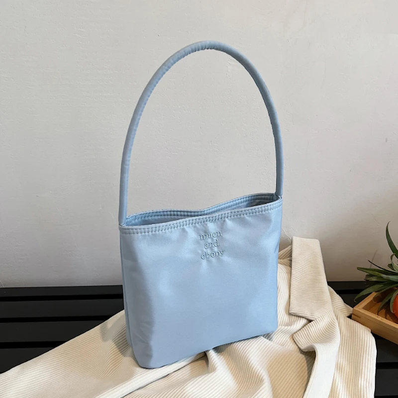 Fashion Women Small Shoulder Bag Retro Design Ladies Clutch Purse Handbags Solid Color Bucket Tote Handbag Female Underarm Bags
Fashion Women Small Shoulder Bag Retro Design Ladies Clutch Purse Handbags Solid Color Bucket Tote Handbag Female Underarm Bags
