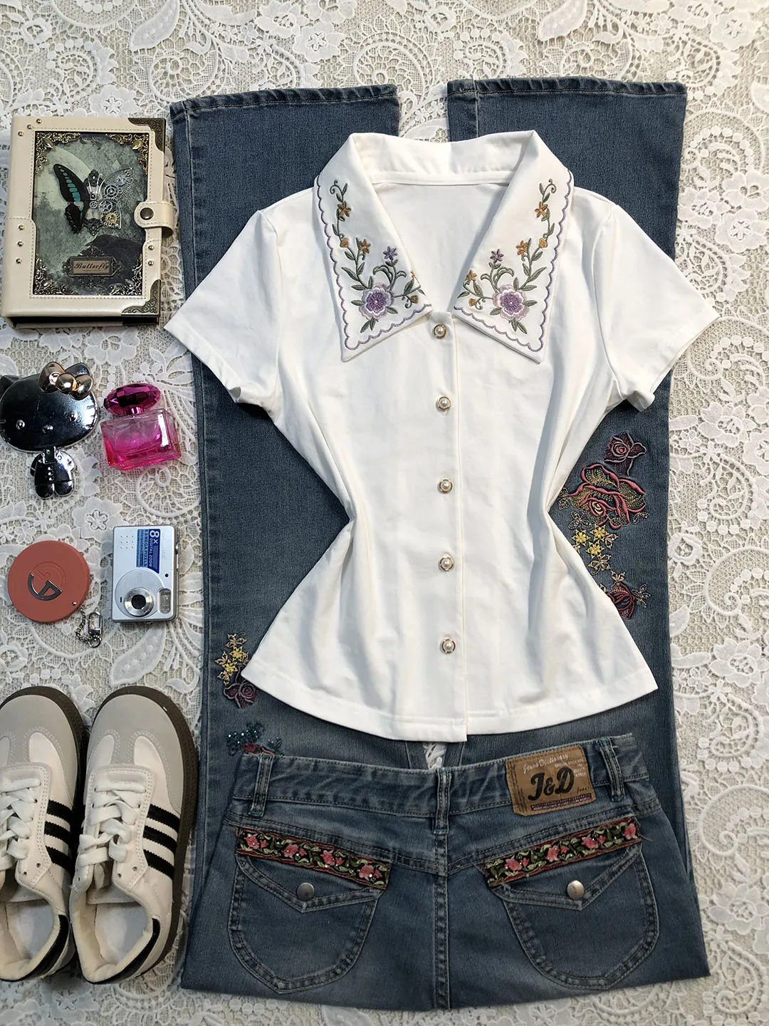 Original Sweet Style Slimming Short Sleeve Embroidered Collar Shirt for Girls Cotton Blend Comfortable Fit Summer Fashion
Original Sweet Style Slimming Short Sleeve Embroidered Collar Shirt for Girls Cotton Blend Comfortable Fit Summer Fashion