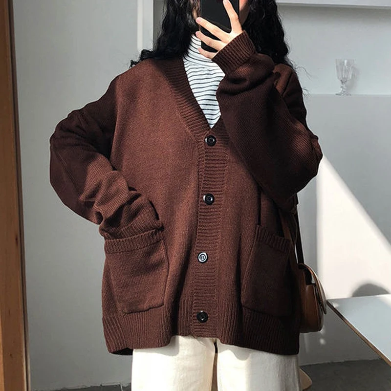 Korean Style Solid Pockets V-Neck Jumper Fashion Loose Knitted Cardigan Women Knitwear Female Autumn New Warm Tops Outwear 29074
Korean Style Solid Pockets V-Neck Jumper Fashion Loose Knitted Cardigan Women Knitwear Female Autumn New Warm Tops Outwear 29074