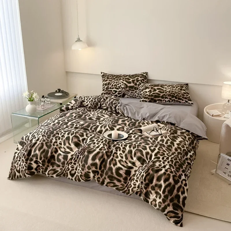 Bedding Set High Quality Leopard Printing Quilt Cover Set Single Double Queen Size Duvet Cover Set Pure Cotton Bedding Cover
Bedding Set High Quality Leopard Printing Quilt Cover Set Single Double Queen Size Duvet Cover Set Pure Cotton Bedding Cover