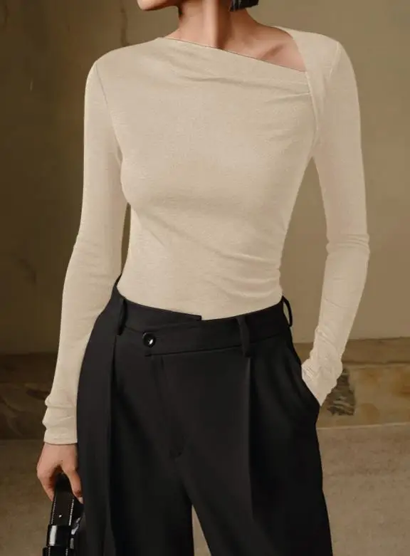 Women's Top Spring 2026 New Commuter Slant Neck T-Shirt Look Thin and Slim Fit Shoulder Top Simple and Comfortable Casual Top
Women's Top Spring 2026 New Commuter Slant Neck T-Shirt Look Thin and Slim Fit Shoulder Top Simple and Comfortable Casual Top