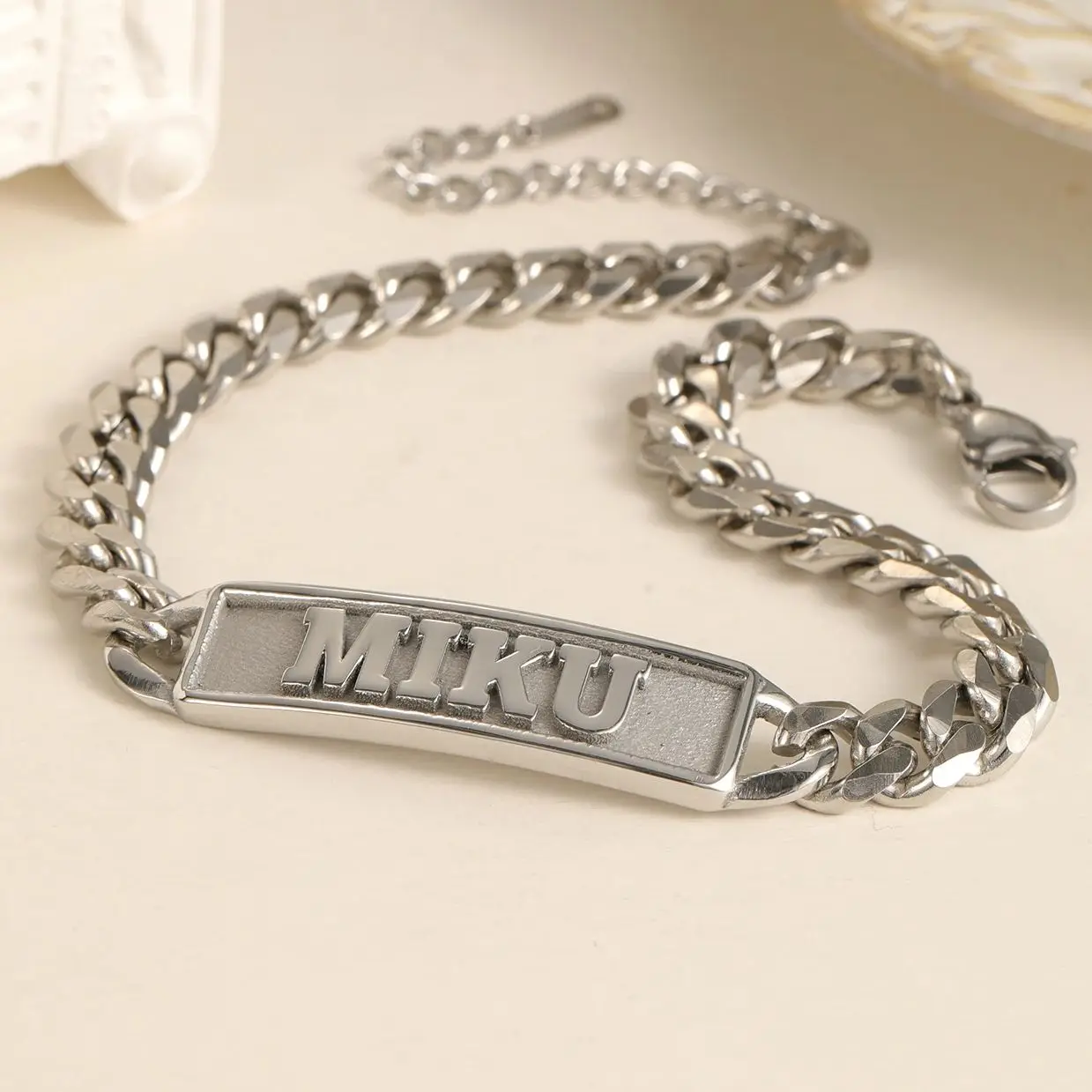 Браслет с именем из нержавеющей стали, персонализированный, в стиле кубинского плетения, винтажный, подарок на День отца для мужа
Браслет с именем из нержавеющей стали, персонализированный, в стиле кубинского плетения, винтажный, подарок на День отца для мужа