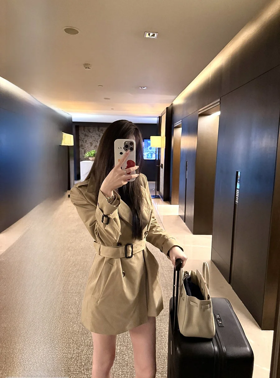 NAOAO Fall Khaki Long Waist-Cinching Double-Breasted Coat R Sle Bbr Sensation Commute Loose Fit round Ne Zipper Pure Color
NAOAO Fall Khaki Long Waist-Cinching Double-Breasted Coat R Sle Bbr Sensation Commute Loose Fit round Ne Zipper Pure Color