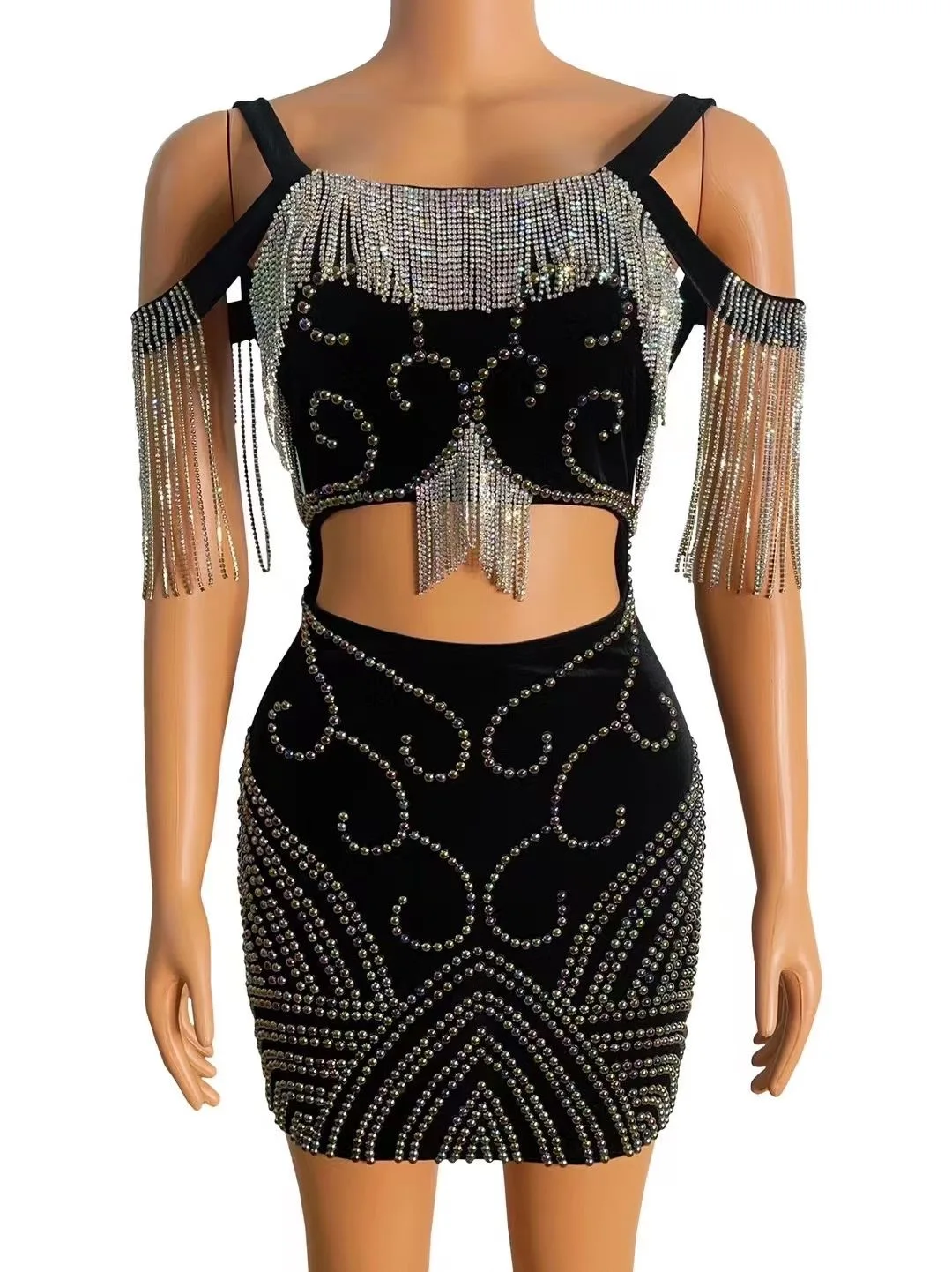 Women Sexy Velvet Hollow Out Rhinetones Chain Mini Dress Performance Stage Costume Evening Party Singer Outfit Sparkly Gowns
Women Sexy Velvet Hollow Out Rhinetones Chain Mini Dress Performance Stage Costume Evening Party Singer Outfit Sparkly Gowns