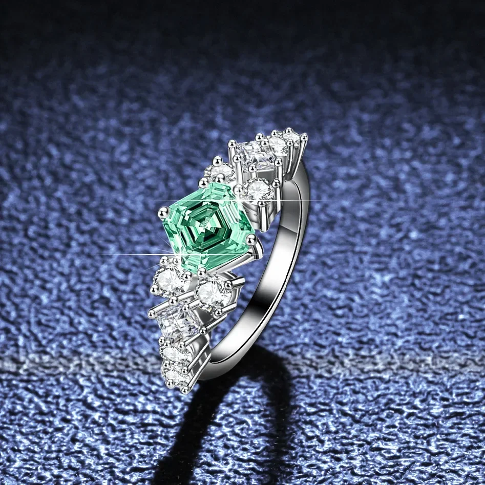 Fashionable Pt950 Platinum 1CT Moissanite Diamond Ring for Women, Princess Square Four - Claw, Great for Special Occasions
Fashionable Pt950 Platinum 1CT Moissanite Diamond Ring for Women, Princess Square Four - Claw, Great for Special Occasions