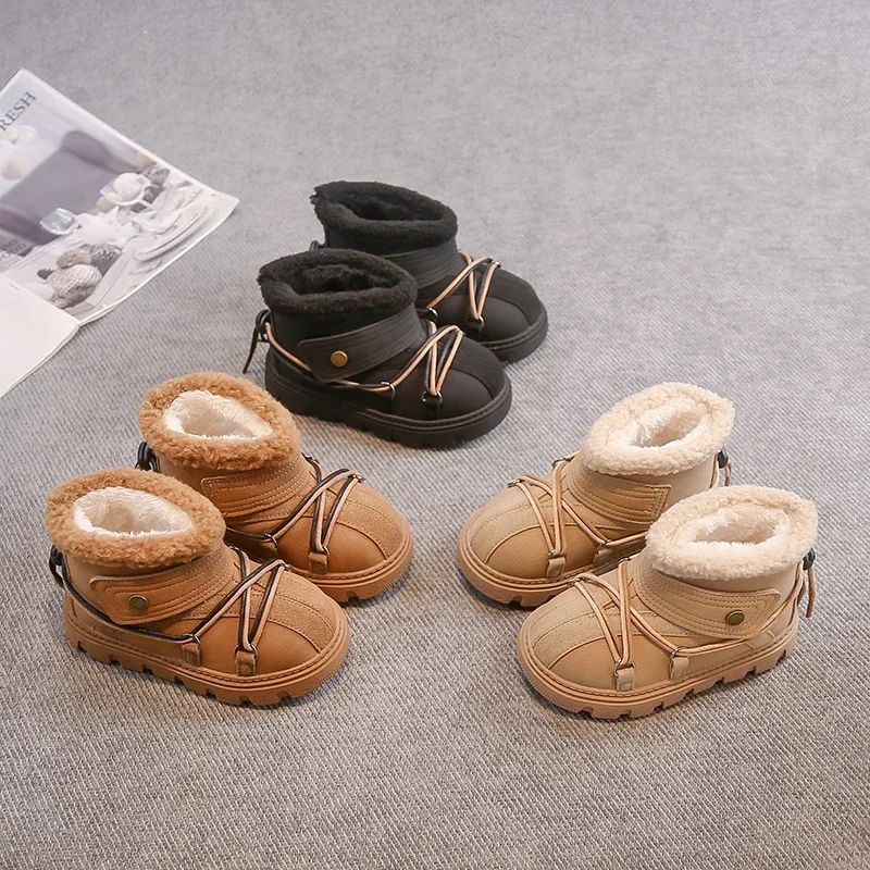 Детские ботильоны на толстом теплом меху, детские короткие сапоги с круглым носком, новинка зимы 2025, кожаные ботинки для мальчиков и девочек, модные универсальные ботинки
Детские ботильоны на толстом теплом меху, детские короткие сапоги с круглым носком, новинка зимы 2025, кожаные ботинки для мальчиков и девочек, модные универсальные ботинки