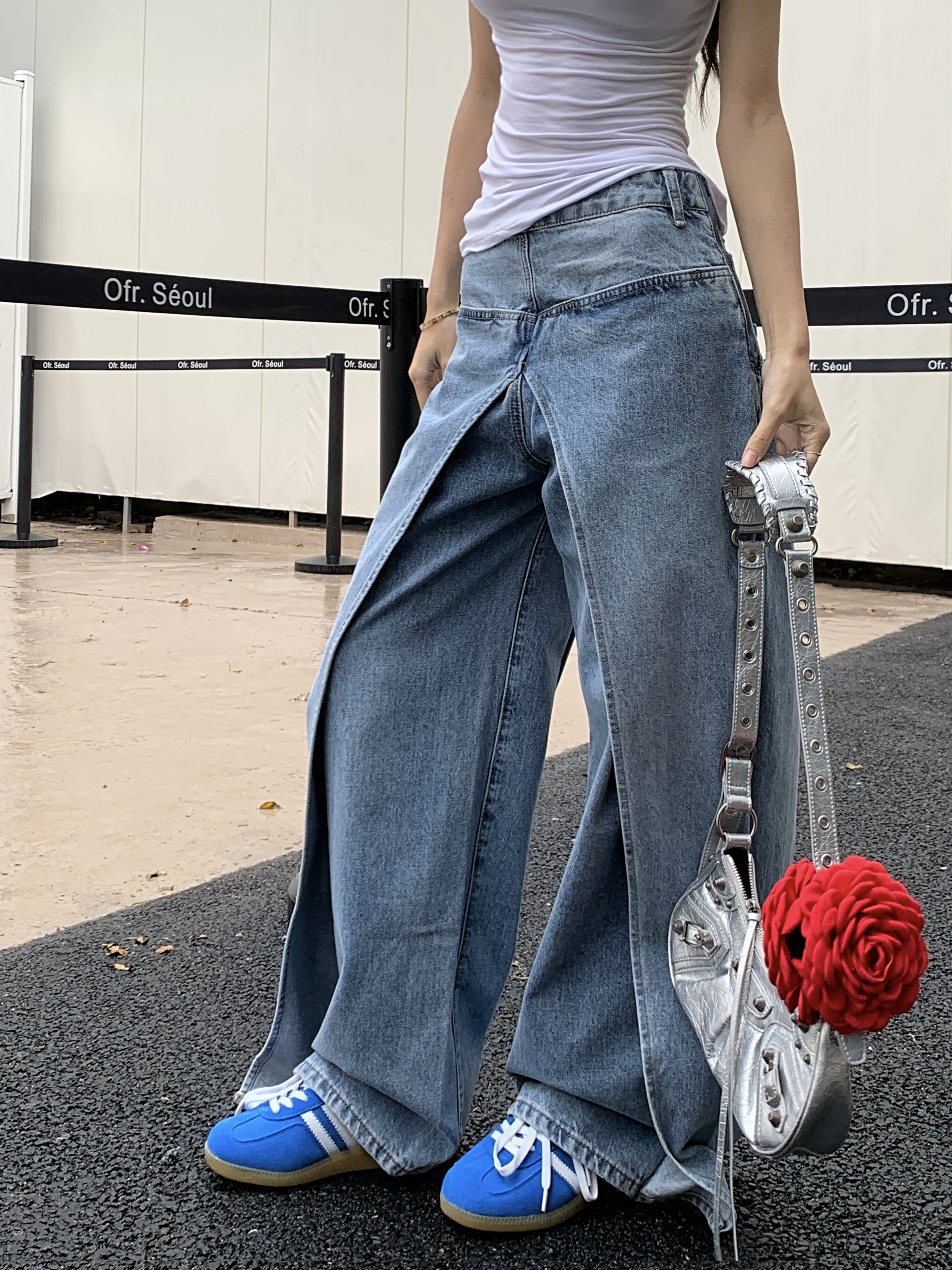 SuperAen Spring and Autumn High Waist Straight Jeans Women's Loose Casual Wide Leg Pants Long Pants
SuperAen Spring and Autumn High Waist Straight Jeans Women's Loose Casual Wide Leg Pants Long Pants