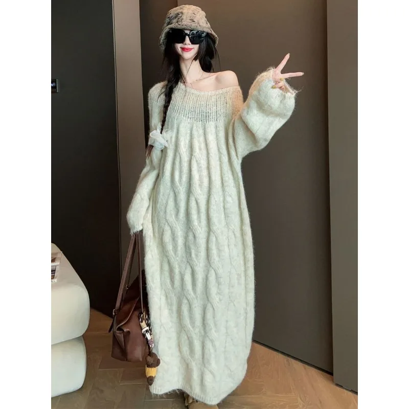Twist Fashion Sweater Dress Women's Long Autumn and Winter New Loose Large Size Lazy Wind Casual Knitted Sweater Top
Twist Fashion Sweater Dress Women's Long Autumn and Winter New Loose Large Size Lazy Wind Casual Knitted Sweater Top