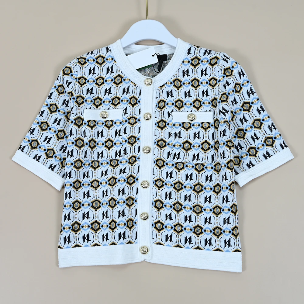 Новый женский кардиган свободного кроя из трикотажа, повседневный, с круглым вырезом, в американском стиле, универсальный, летняя верхняя одежда
Новый женский кардиган свободного кроя из трикотажа, повседневный, с круглым вырезом, в американском стиле, универсальный, летняя верхняя одежда