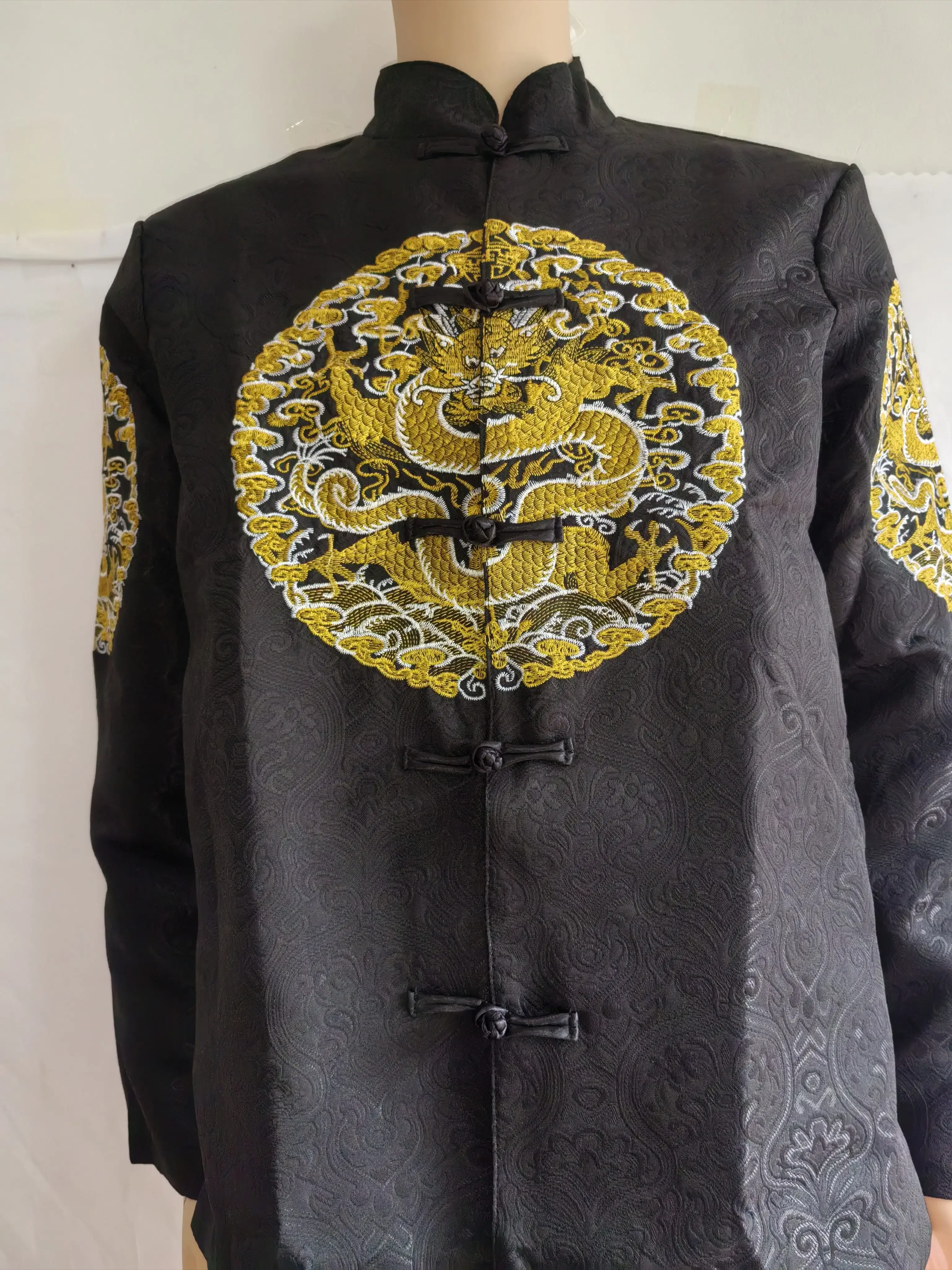 Chinese-style Embroidery Pan Button Top Male Tang Dynasty Prince Dragon Robe Retro Coat Warm Spring Autumn Tops Shirt
Chinese-style Embroidery Pan Button Top Male Tang Dynasty Prince Dragon Robe Retro Coat Warm Spring Autumn Tops Shirt