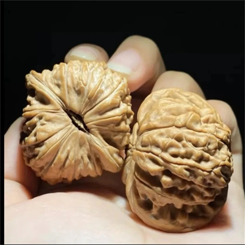 Walnut four-lion , Kirin official hat handpiece, antique bracelet men
Walnut four-lion , Kirin official hat handpiece, antique bracelet men
