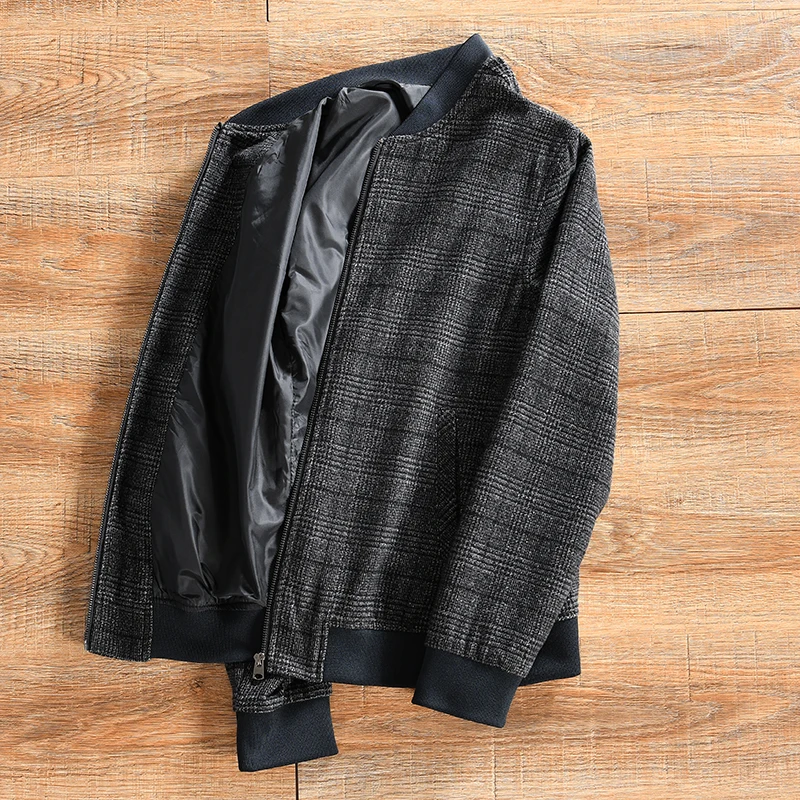 Casual Men's Plaid Flannel Jacket Autumn Winter Standard Fit Baseball Collar Outerwear with Zipper Side Seam Pockets Long Sleeve
Casual Men's Plaid Flannel Jacket Autumn Winter Standard Fit Baseball Collar Outerwear with Zipper Side Seam Pockets Long Sleeve