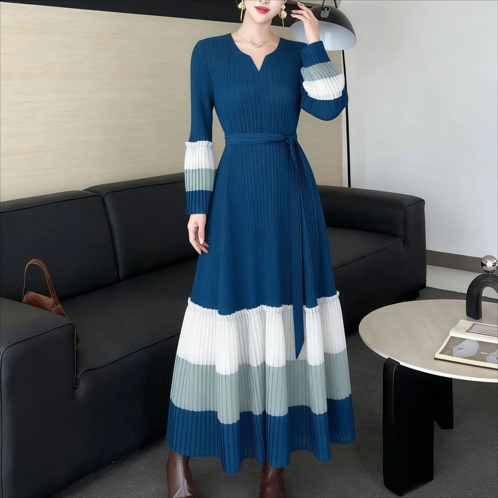 Элегантное плиссированное макси-платье в стиле Miyake с цветовыми блоками, легкое, немнущееся, с поясом, V-образным вырезом и длинными рукавами, женское, осенне-зимнее
Элегантное плиссированное макси-платье в стиле Miyake с цветовыми блоками, легкое, немнущееся, с поясом, V-образным вырезом и длинными рукавами, женское, осенне-зимнее