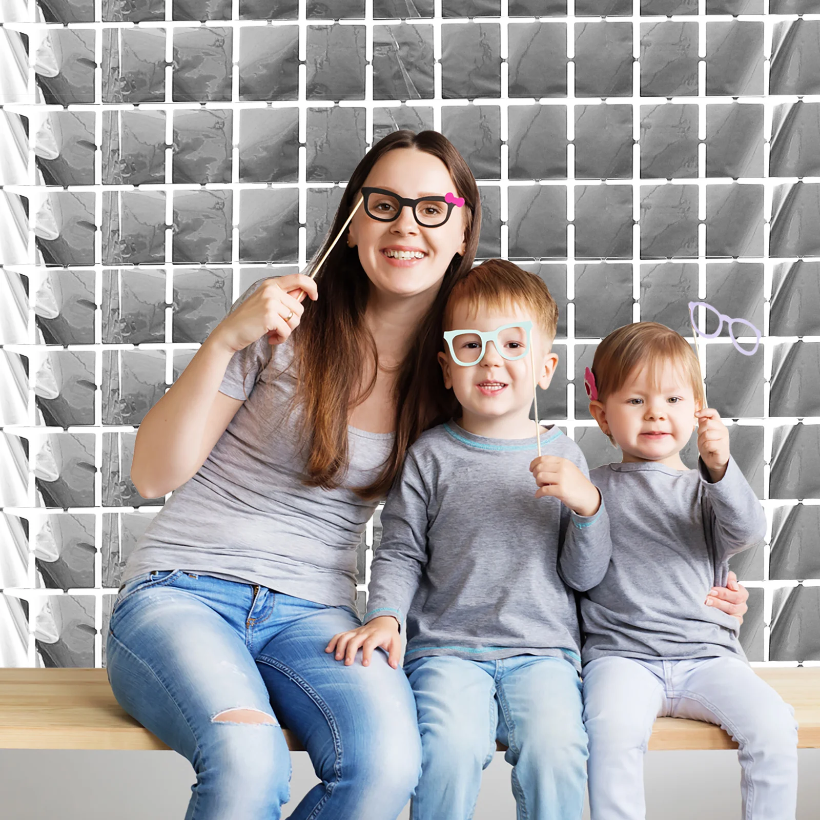 2Pcs Door Curtain Decoration Tinsel Fringe Curtains Shiny Foil Wall Drape for Party Photography Background Disco Event
2Pcs Door Curtain Decoration Tinsel Fringe Curtains Shiny Foil Wall Drape for Party Photography Background Disco Event