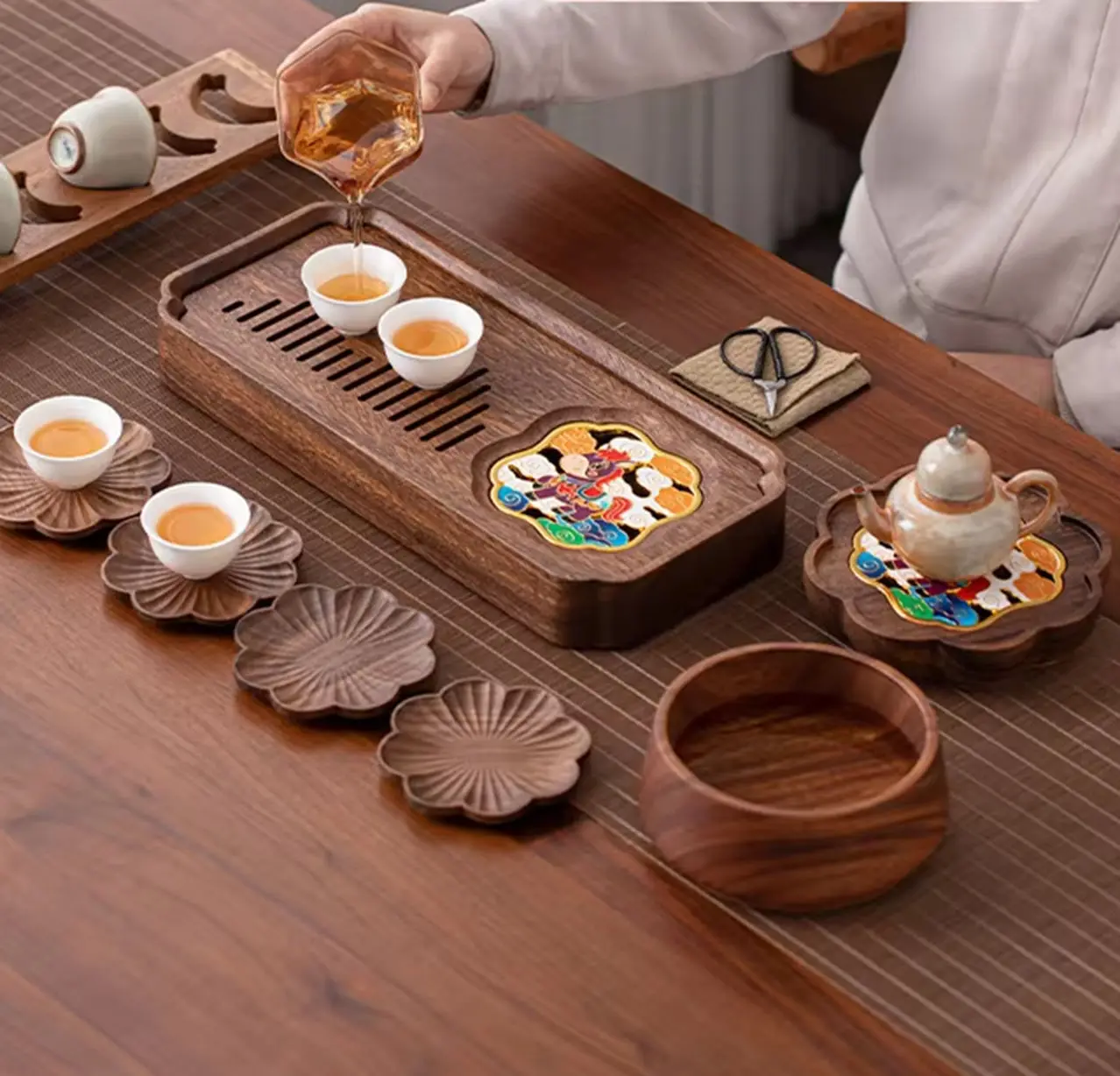 Walnut Wood Drainable Tea Tray, Chinese Dry Brew Tea Board for Home Tea Ceremony Table Decor
Walnut Wood Drainable Tea Tray, Chinese Dry Brew Tea Board for Home Tea Ceremony Table Decor