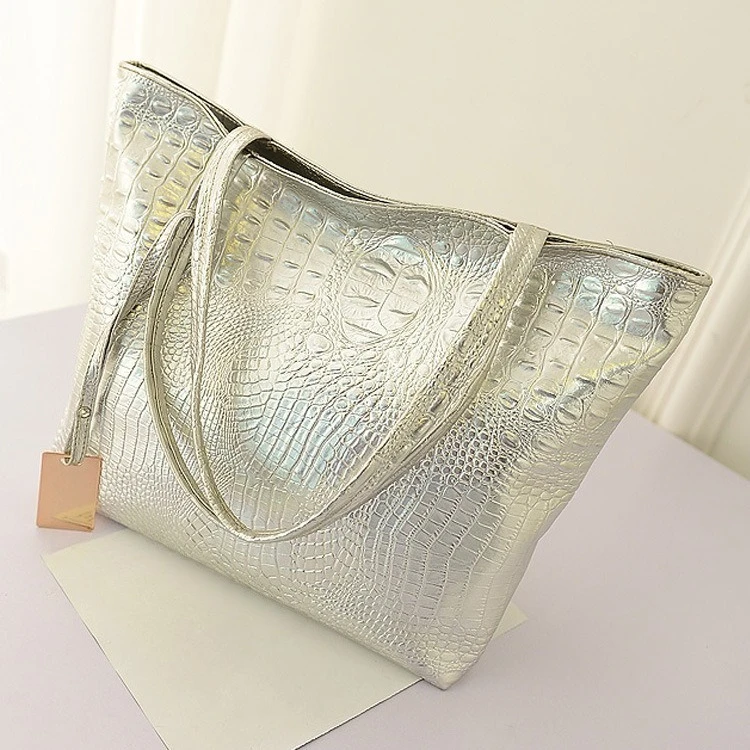 Large capacity shoulder bag crocodile pattern women's bag fashion European and American commuter
Large capacity shoulder bag crocodile pattern women's bag fashion European and American commuter