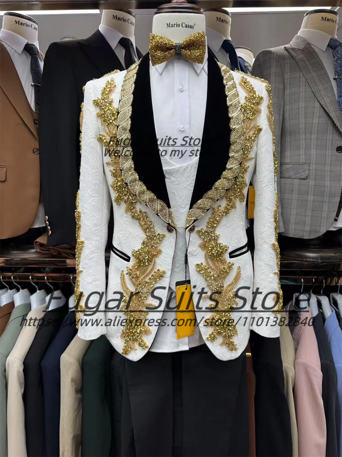 Luxuly Gold Gemstone Groom Wedding Tuxedos Customized Slim Fit Shawl Lapel 3 Pieces Sets Male Party Prom Blazers Costume Homme
Luxuly Gold Gemstone Groom Wedding Tuxedos Customized Slim Fit Shawl Lapel 3 Pieces Sets Male Party Prom Blazers Costume Homme