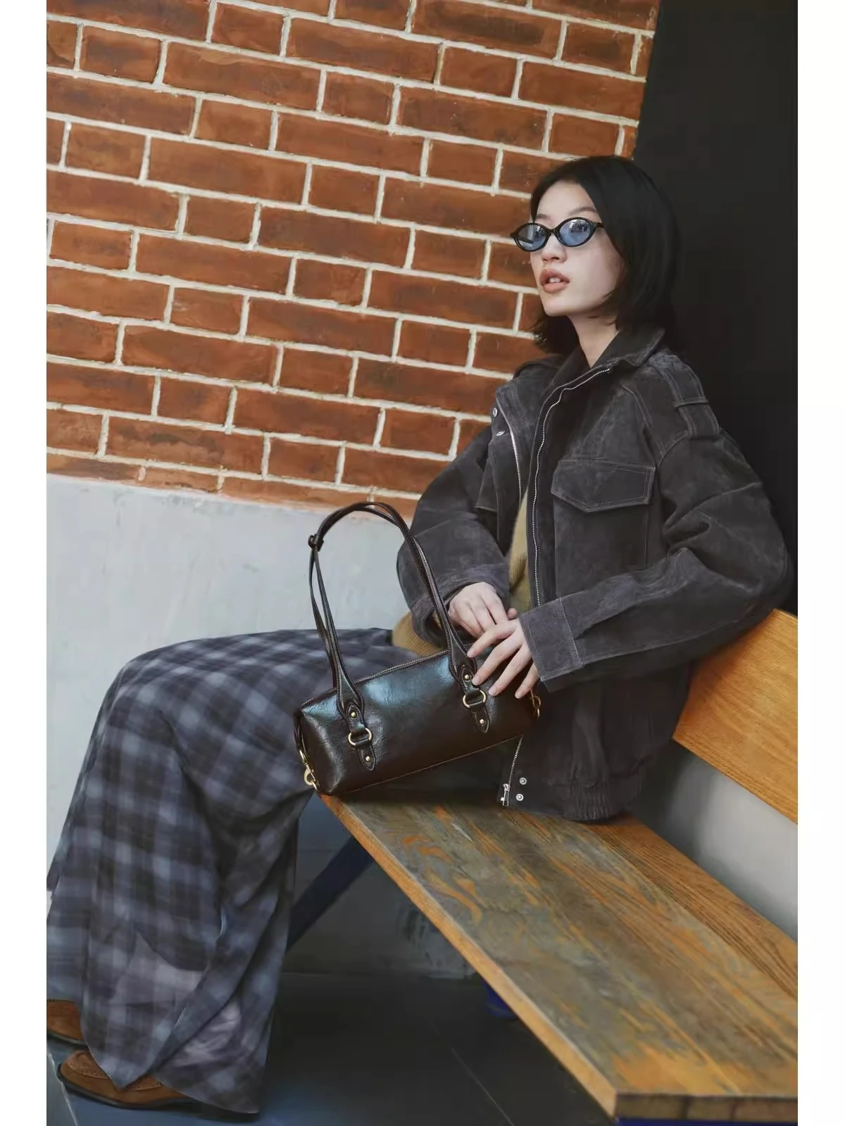 Street Style Metal Detail Decorative Shoulder Bag New Spring Summer Women's Handbag Crack Effect Leather Handbag Soft Polyest...
Street Style Metal Detail Decorative Shoulder Bag New Spring Summer Women's Handbag Crack Effect Leather Handbag Soft Polyest...