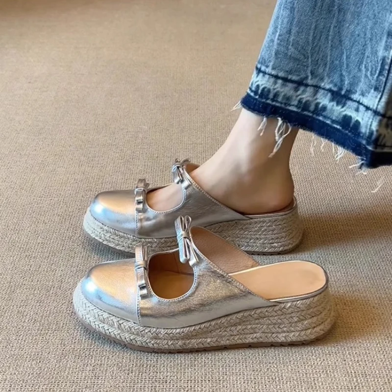 Retro Platform Baotou Bow Cold Slippers Summer New Outside Wear Round Toe Shallow Mouth Half Slippers,Belted flip-flops,35-40
Retro Platform Baotou Bow Cold Slippers Summer New Outside Wear Round Toe Shallow Mouth Half Slippers,Belted flip-flops,35-40