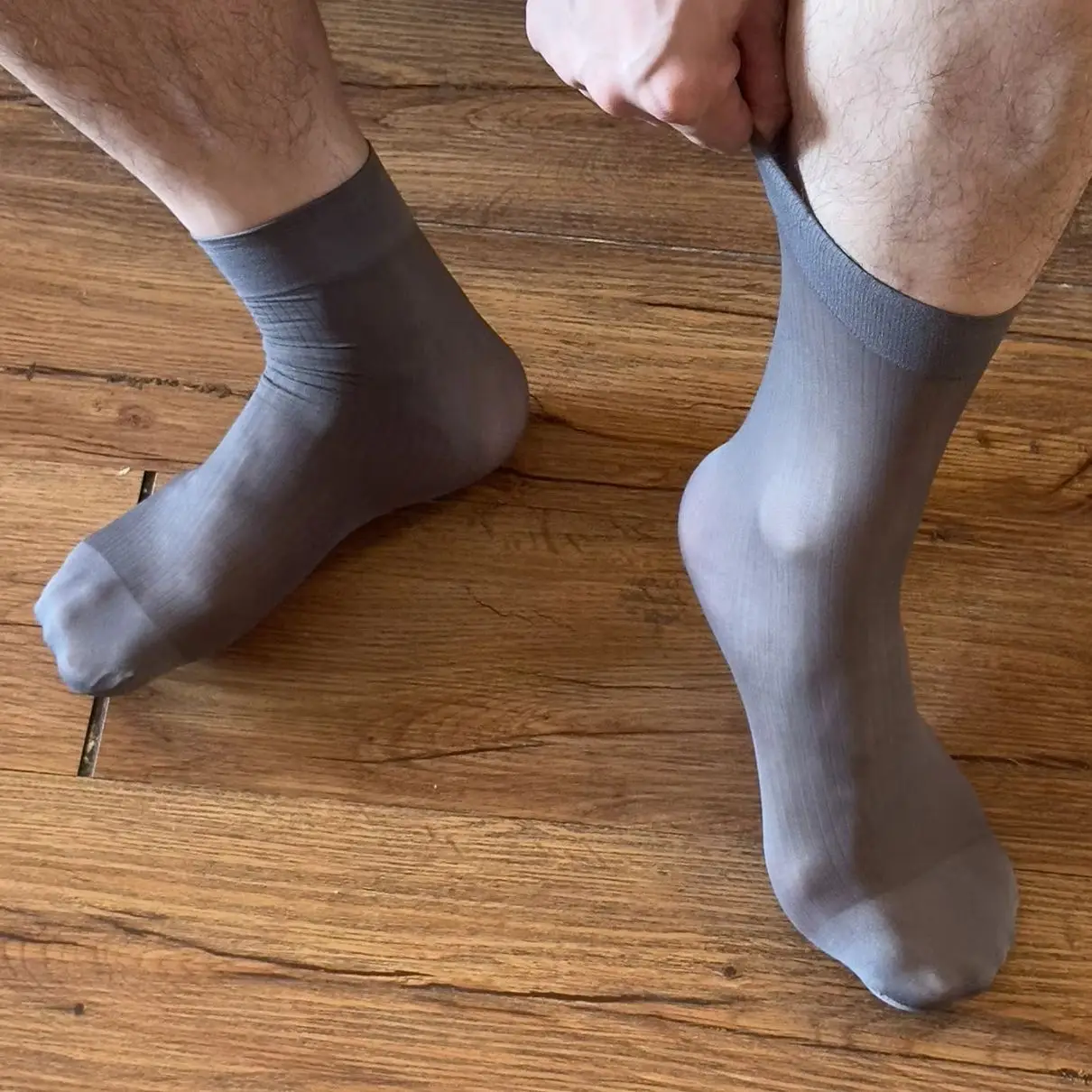 Translucent Men's Socks Short Tube Wide Striped Silk Socks Sheer Hosiery Solid Color Business Stockings
Translucent Men's Socks Short Tube Wide Striped Silk Socks Sheer Hosiery Solid Color Business Stockings