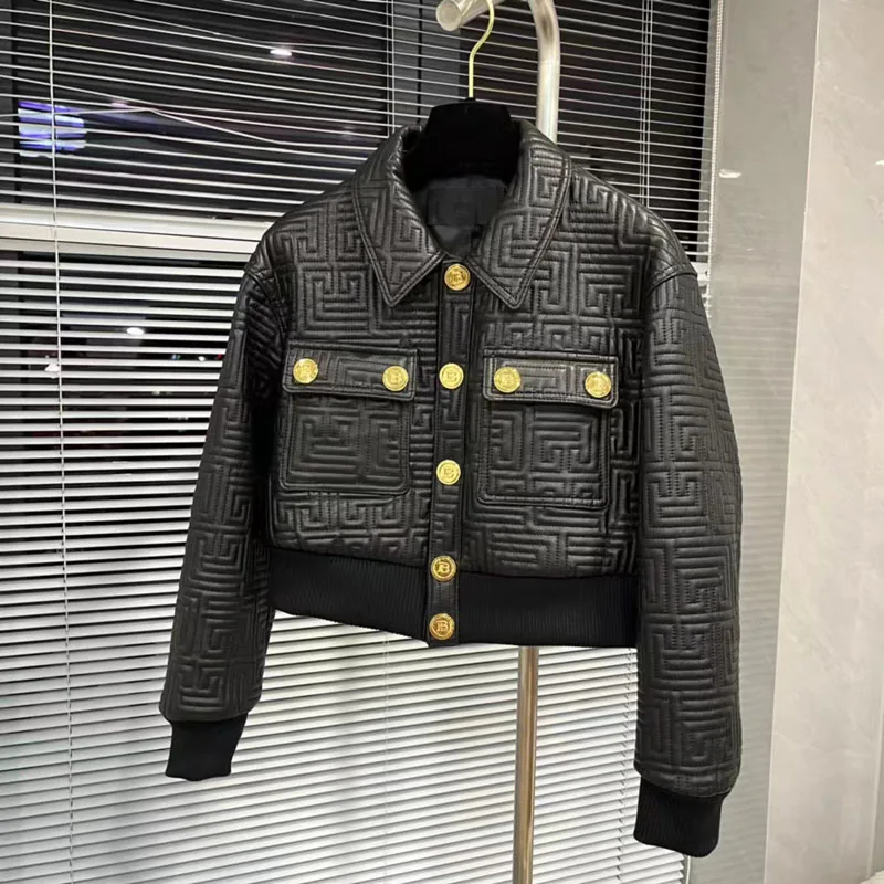 Women's Real Sheepskin Embossed Black Short Jacket Turn-down Collar Long Sleeve Pure Color Clothes With Button Lady Street W2024
Women's Real Sheepskin Embossed Black Short Jacket Turn-down Collar Long Sleeve Pure Color Clothes With Button Lady Street W2024