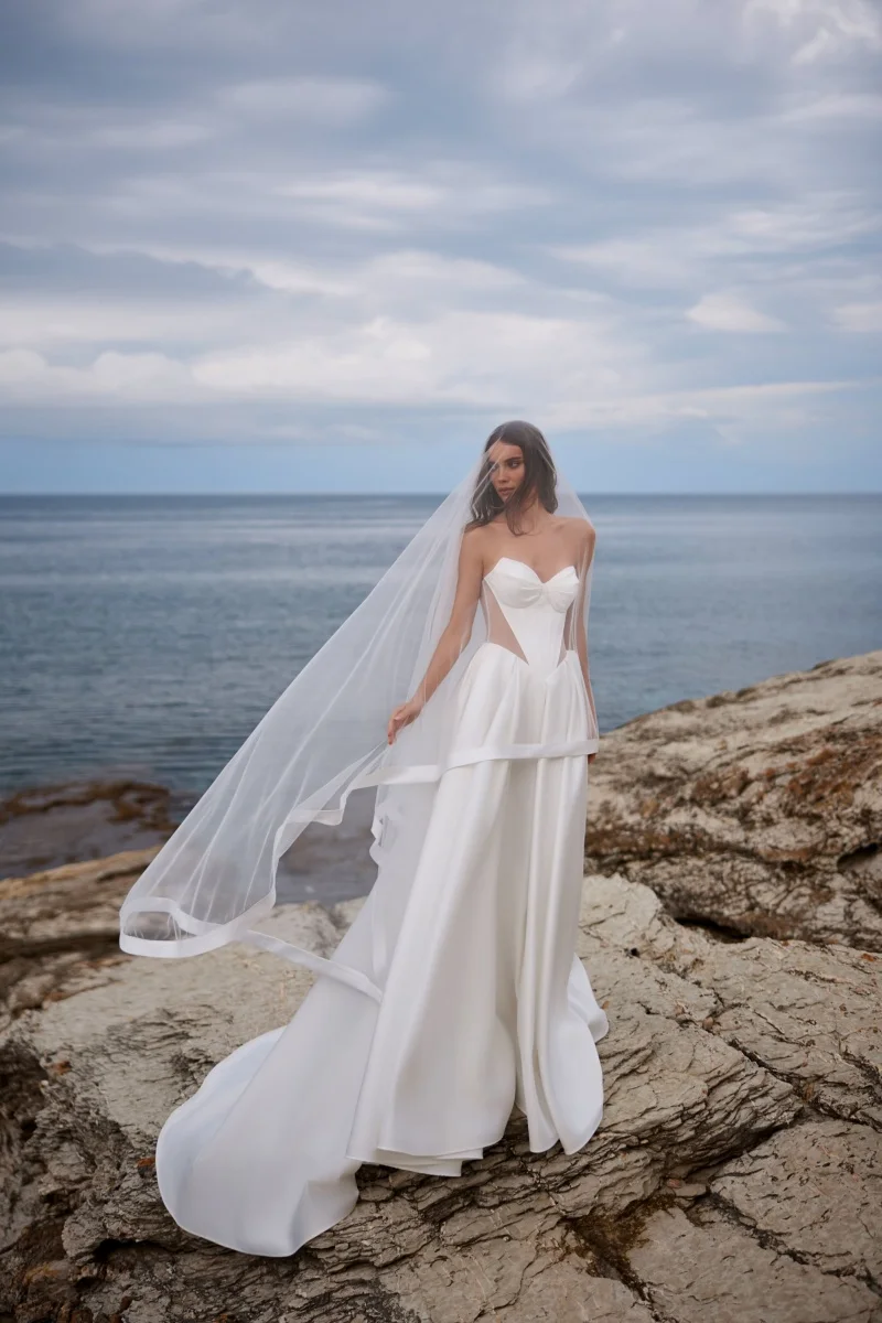 Elegant Beach Wedding Dress, Strapless Waist-Cut Mermaid Long Train, Off-Shoulder Sexy Custom Bridal Gown.
Elegant Beach Wedding Dress, Strapless Waist-Cut Mermaid Long Train, Off-Shoulder Sexy Custom Bridal Gown.