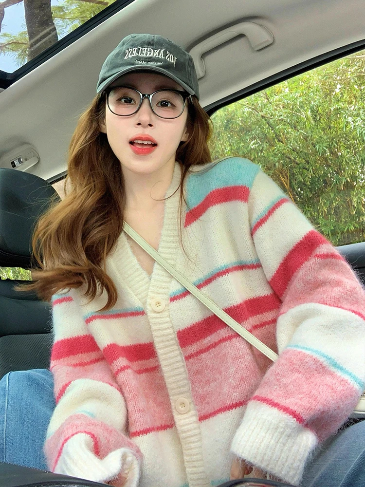 Милый полосатый кардиган с v-образным вырезом, свитер для женщин, ленивый ветер, осень, консервативный стиль, вязаное пальто, модные корейские милые топы с длинными рукавами
Милый полосатый кардиган с v-образным вырезом, свитер для женщин, ленивый ветер, осень, консервативный стиль, вязаное пальто, модные корейские милые топы с длинными рукавами