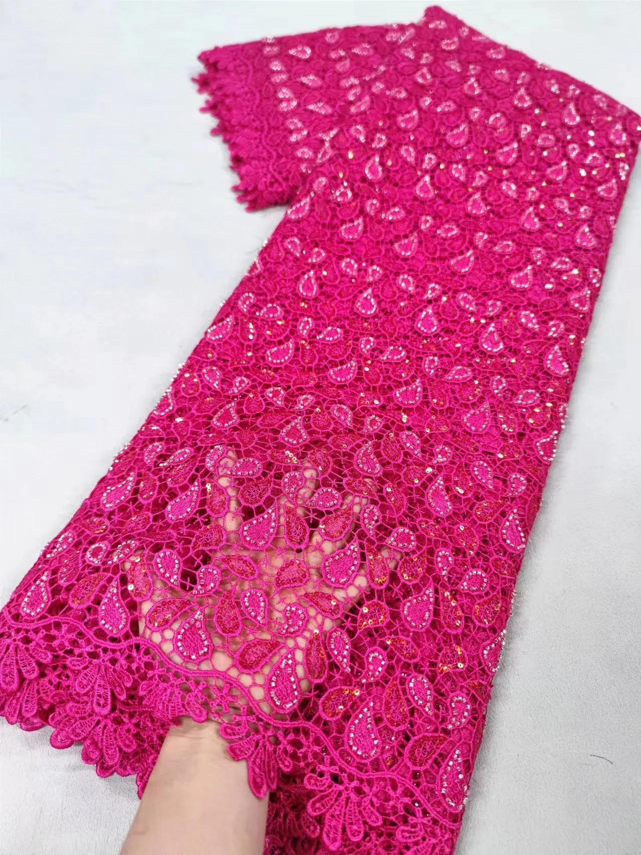 2024 High Quality African Nigerian Embroidery Tulle Cotton Lace Fabric Wedding Party Golden Dress Damask Sequins 5Yard XL008
2024 High Quality African Nigerian Embroidery Tulle Cotton Lace Fabric Wedding Party Golden Dress Damask Sequins 5Yard XL008