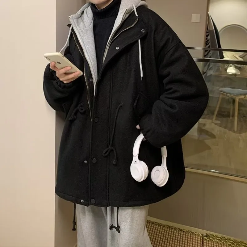 Winter Thiened Large Size Men's Woolen Coat with Hood Mid-Length Trendy Brand Fake Two-Piece Cotton Jaet Outerwear
Winter Thiened Large Size Men's Woolen Coat with Hood Mid-Length Trendy Brand Fake Two-Piece Cotton Jaet Outerwear