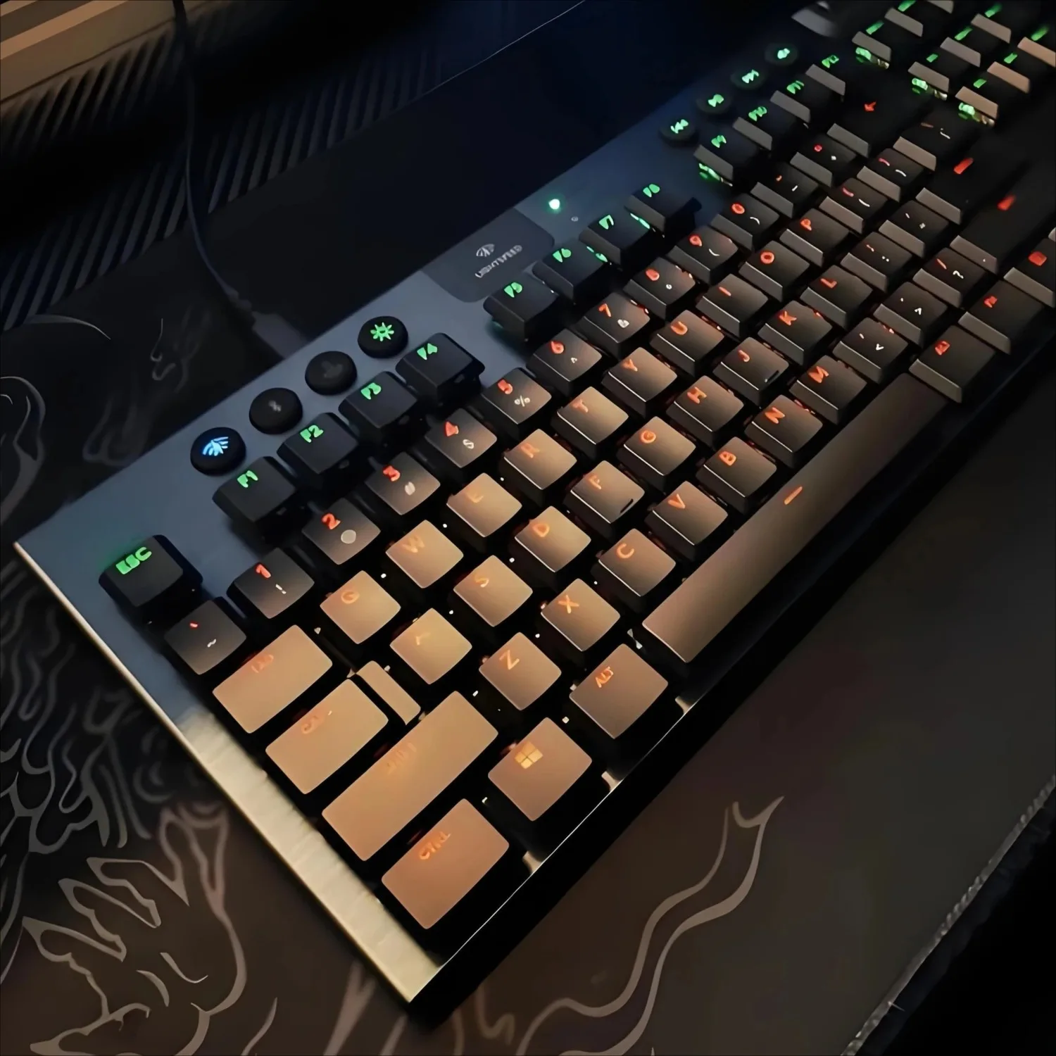 Multi color backlight replacement keycaps suitable for Logitech G915 \ G913 G815 \ G813 \ TKL series mechanical gaming keyboards
Multi color backlight replacement keycaps suitable for Logitech G915 \ G913 G815 \ G813 \ TKL series mechanical gaming keyboards