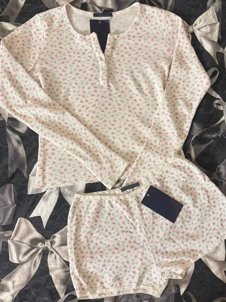 Floral Waffle Long Sleeve T-shirt Short Pajama Set Women Three Buttons Tees+Lace Trim Short Pants Casual Sweet Home 2 Piece Sets
Floral Waffle Long Sleeve T-shirt Short Pajama Set Women Three Buttons Tees+Lace Trim Short Pants Casual Sweet Home 2 Piece Sets