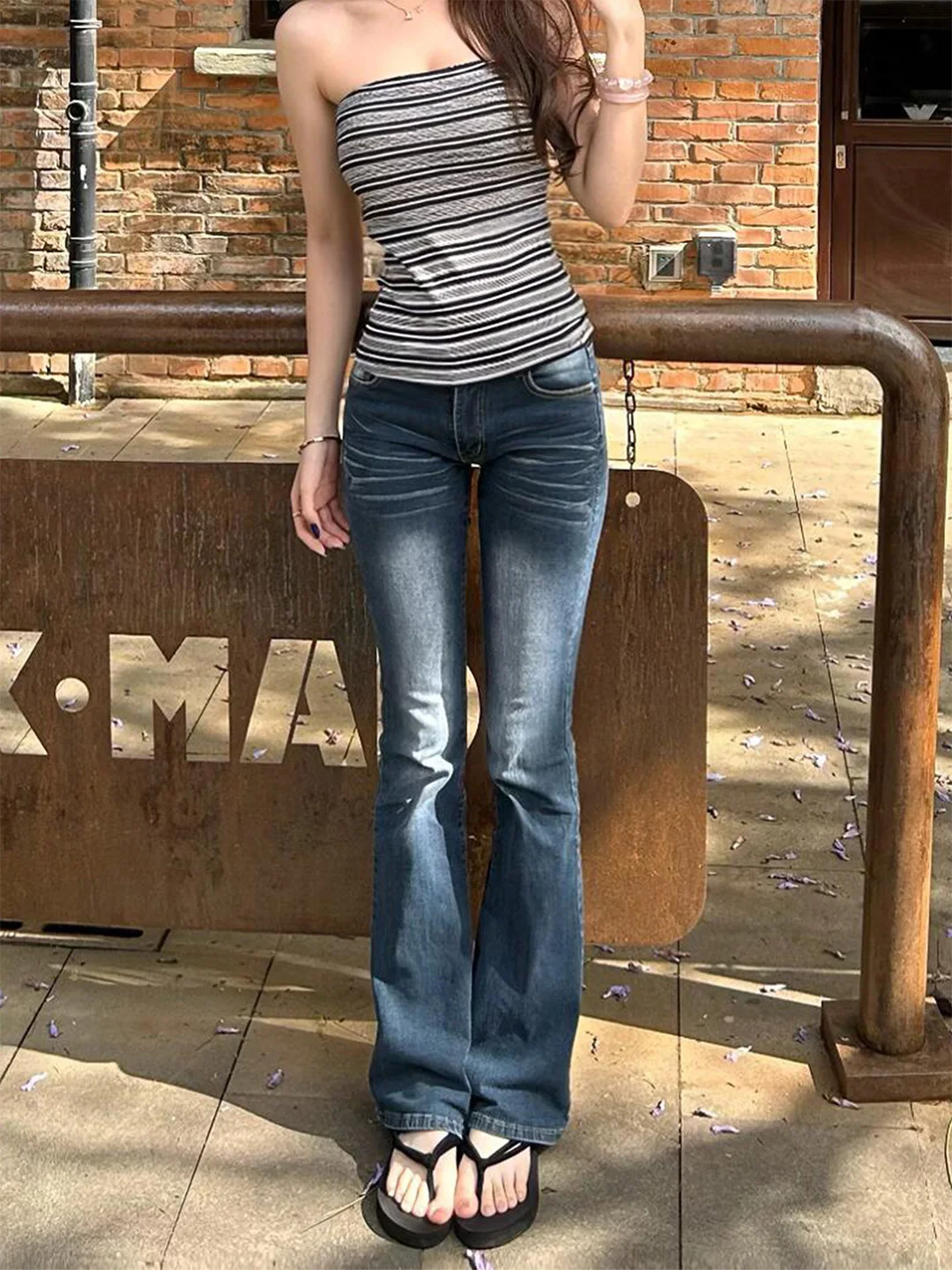 Slim Fit Blue Jeans Women's Summer 2026 High Waist Wide Leg Pants Retro Style Printed Casual Comfortable Non-Stretch Denim
Slim Fit Blue Jeans Women's Summer 2026 High Waist Wide Leg Pants Retro Style Printed Casual Comfortable Non-Stretch Denim