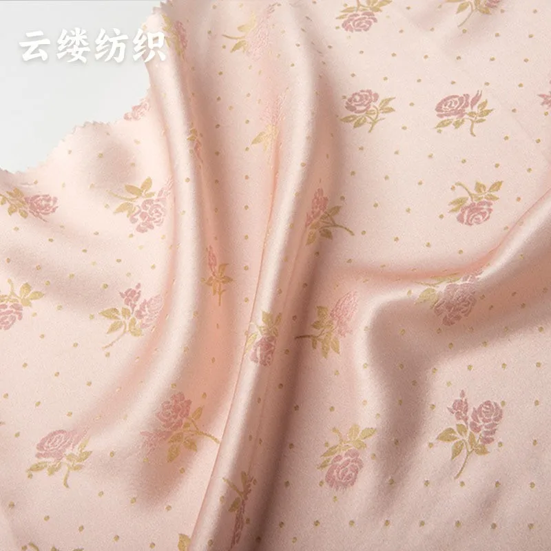 Шелковая ткань жаккард с принтом 19 momme для женских платьев весна-лето
Шелковая ткань жаккард с принтом 19 momme для женских платьев весна-лето