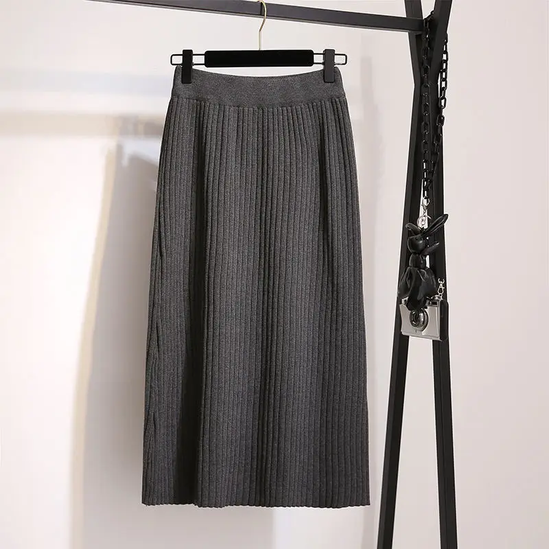 Knitting skirt female 2023 new autumn and winter wool in the long skirt winter with sweater solid sweater skirt female tops
Knitting skirt female 2023 new autumn and winter wool in the long skirt winter with sweater solid sweater skirt female tops