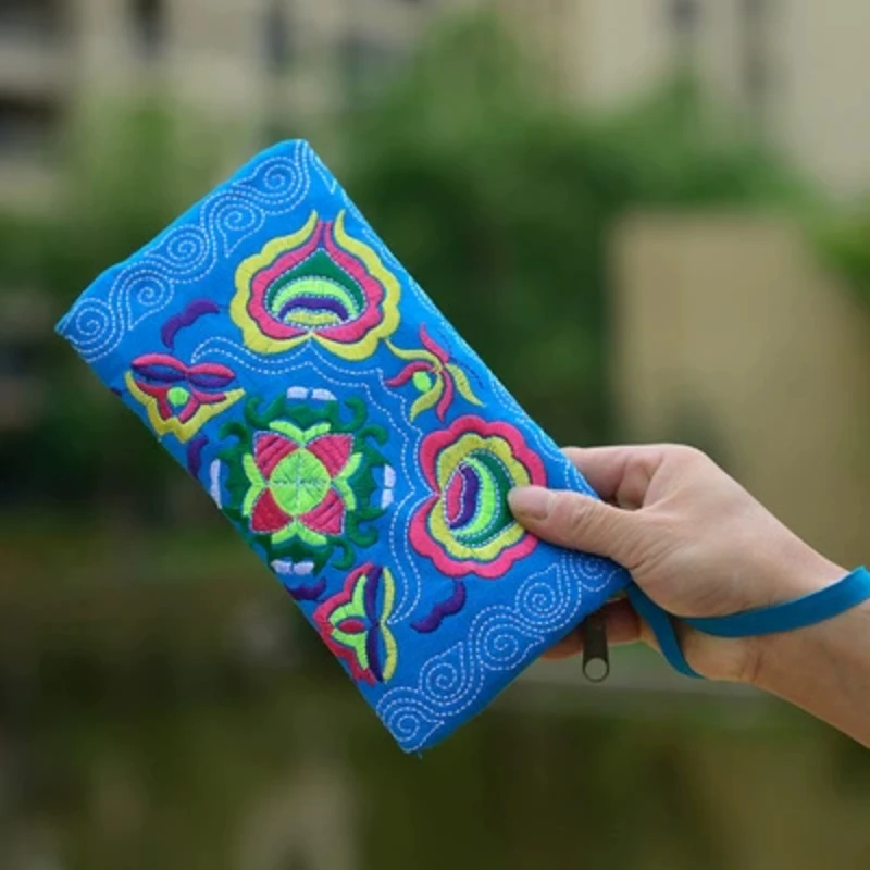 Women Ethnic Style Embroidered Wallets Handbag Mobile Phone Bag Coin Purse Fashionable Casual Long Ladies Zipper Purse Billetera
Women Ethnic Style Embroidered Wallets Handbag Mobile Phone Bag Coin Purse Fashionable Casual Long Ladies Zipper Purse Billetera