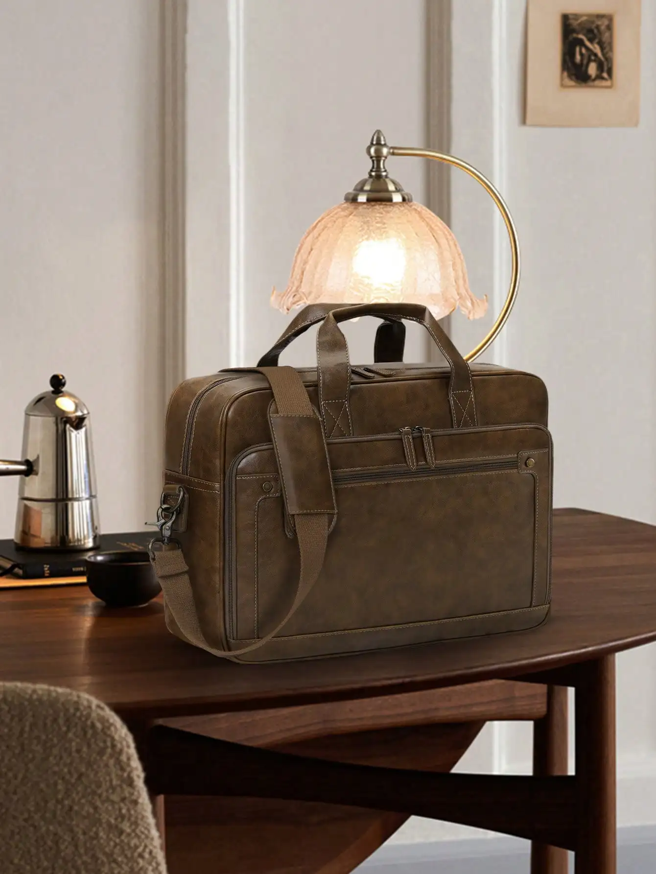 Vintage Distressed Leather Messenger Bag, 16 Inch Retro Laptop Briefcase For Men - Large Crossbody Shoulder Bag For Business, Campus & Urban Commute
Vintage Distressed Leather Messenger Bag, 16 Inch Retro Laptop Briefcase For Men - Large Crossbody Shoulder Bag For Business, Campus & Urban Commute