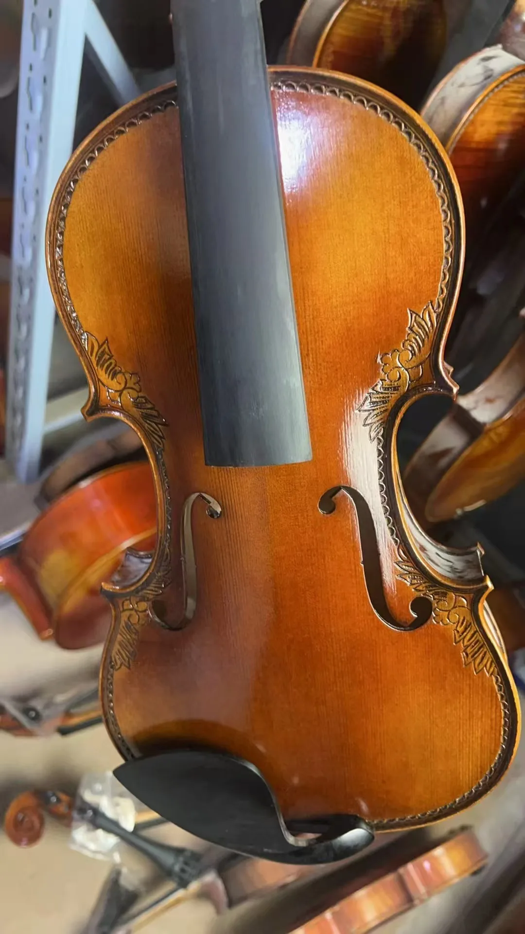 Musical Instruments 4/4 beautiful carved flower handmade performance level violin+box and bow
Musical Instruments 4/4 beautiful carved flower handmade performance level violin+box and bow
