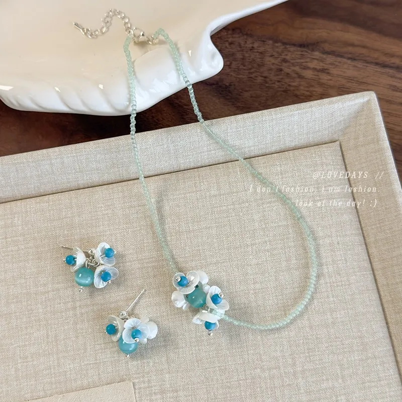 Bell Flower Pendant Green Beaded Necklace and Earrings for Women Spring Forest Style Collarbone Jewelry Bohemian Lightweight
Bell Flower Pendant Green Beaded Necklace and Earrings for Women Spring Forest Style Collarbone Jewelry Bohemian Lightweight